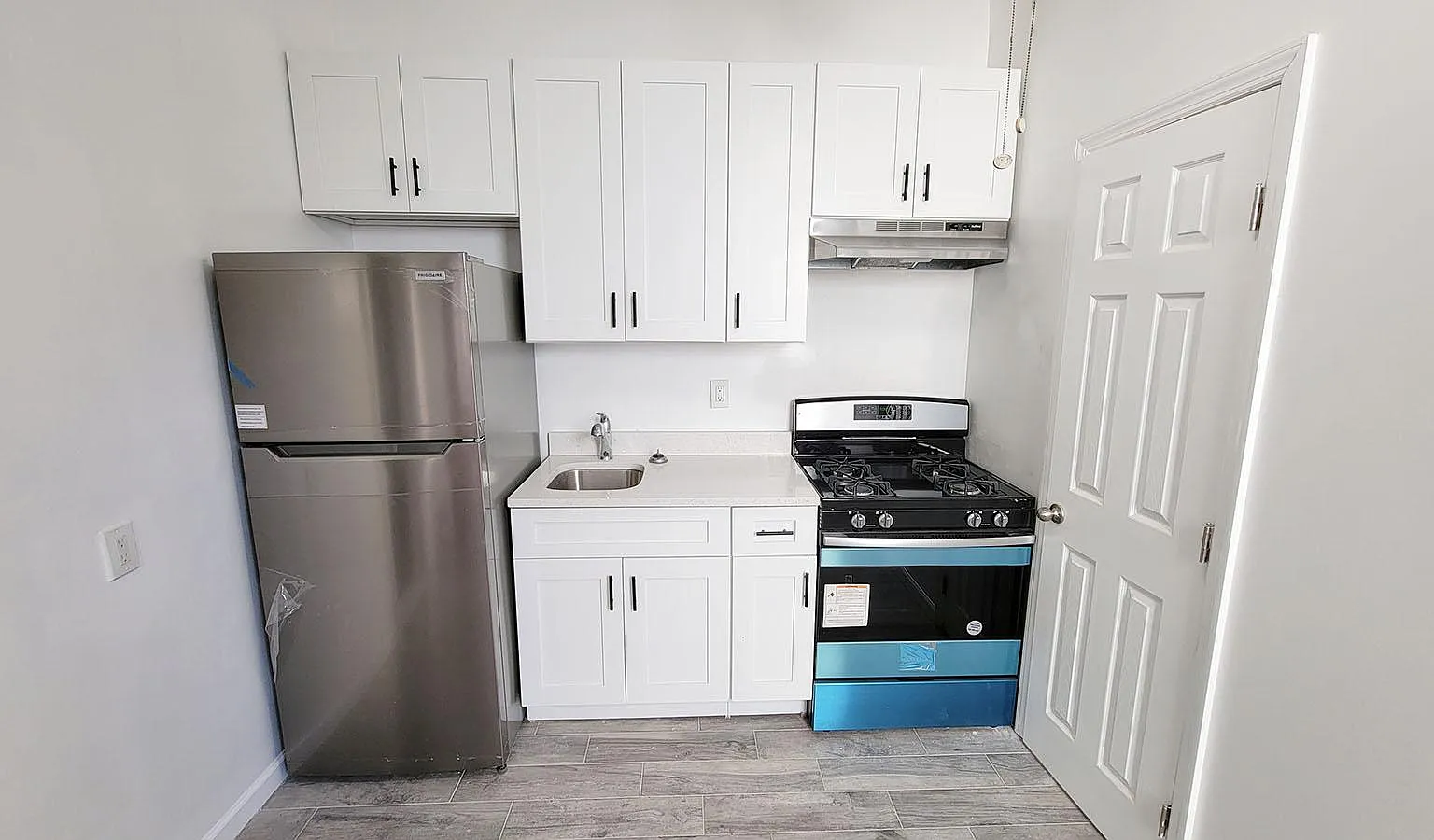1 bed, 550 sqft, $1,600 — Photo 2