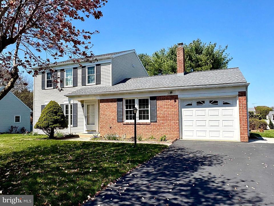 1st image of 2439 Cypress Dr