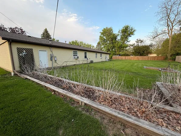 824 W Marquette St APT B, Princeton, IL 61356