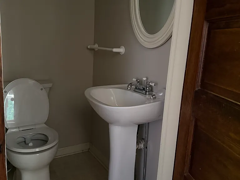 1009 Delta Ave — Photo 19