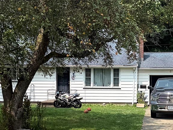2nd image of 3972 Hopkins Rd
