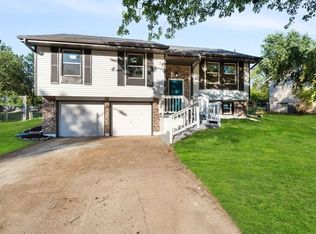 14809 Pine View Dr, Grandview, MO 64030