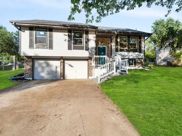 14809 Pine View Dr, Grandview, MO 64030