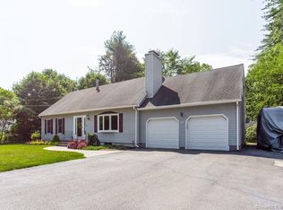 25 Fernwood Rd, Avon, CT 06001