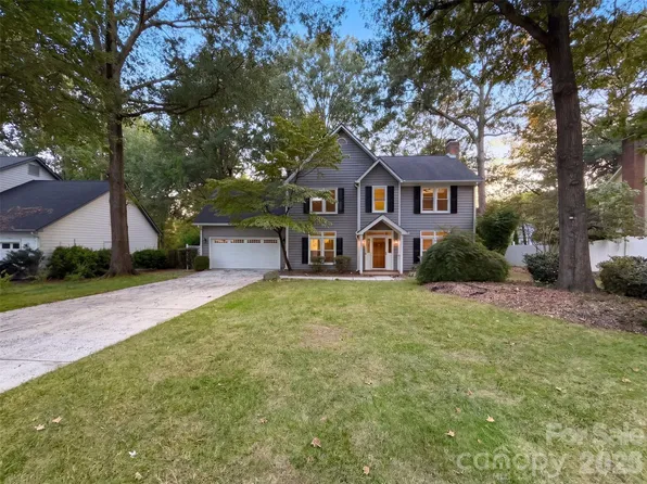 2315 Heathershire Ln, Matthews, NC 28105