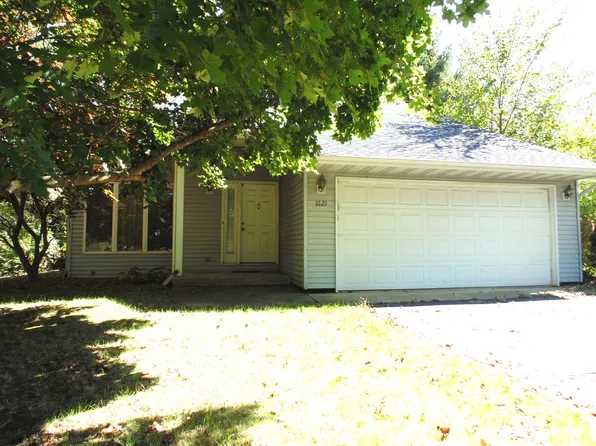 1621 N Main St, Porter, IN 46304