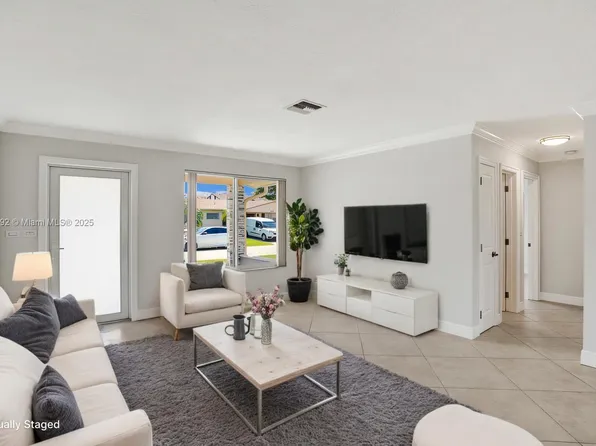 2927 NW 46th St, Tamarac, FL 33309