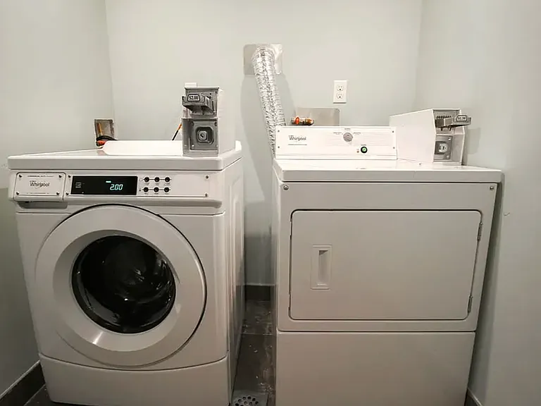102 Scholes St #3B — Photo 16