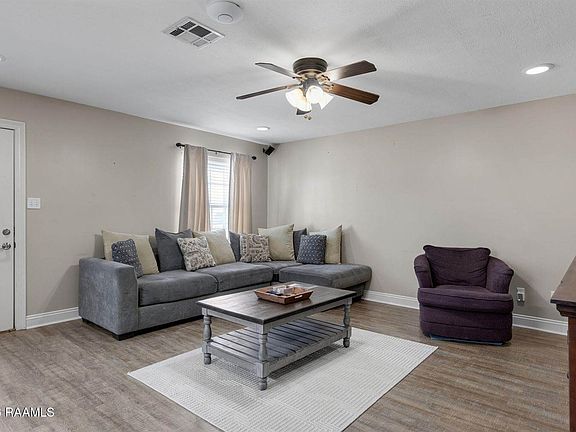 3rd image of 213 Meda Rd