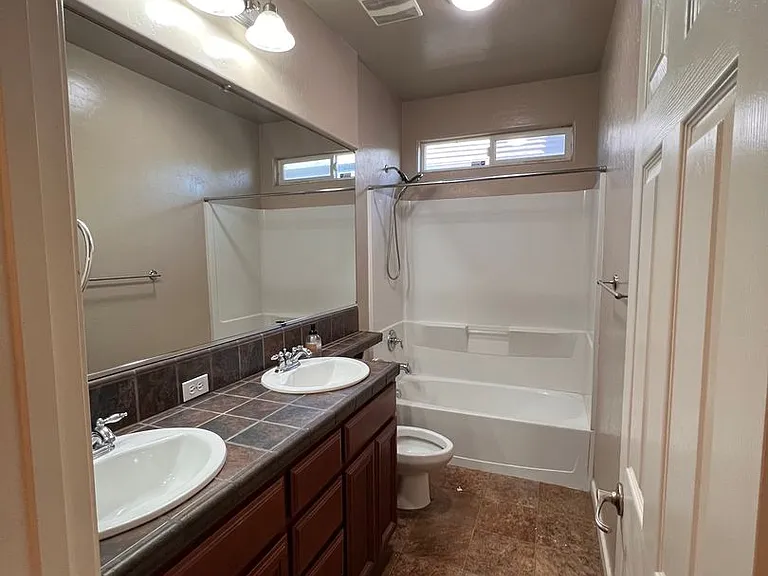 186 Montana De Oro St — Photo 8