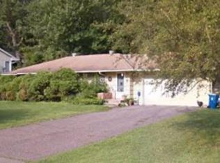 705 Kingsview Ln N, Plymouth, MN 55447