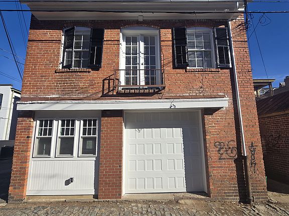 3rd image of 1103 W Franklin St #1B