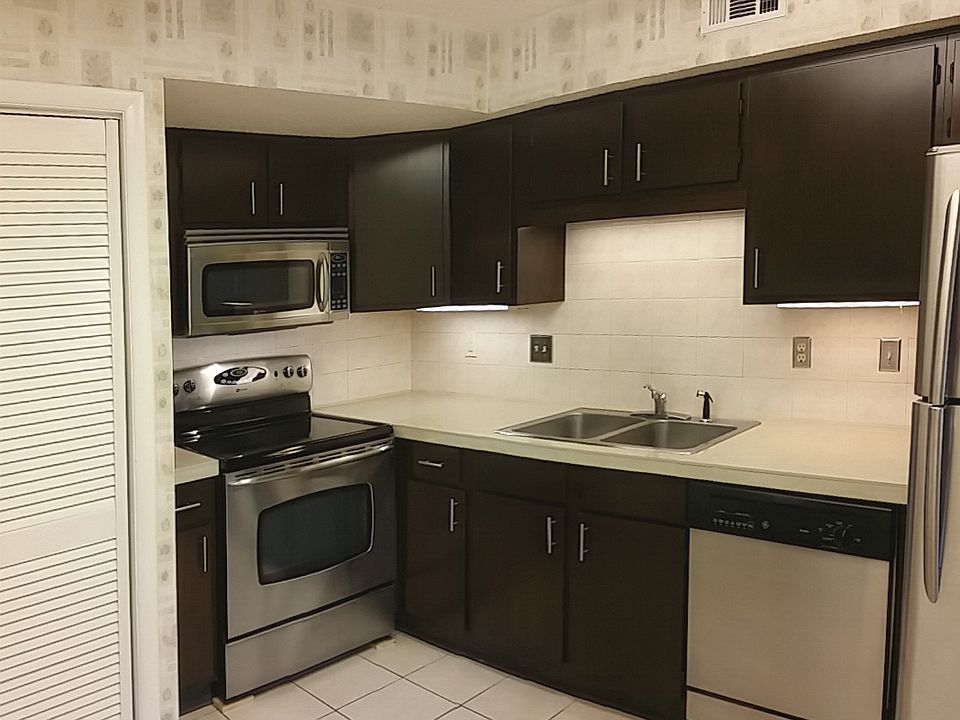 1st image of 7127 Stonington Ln
