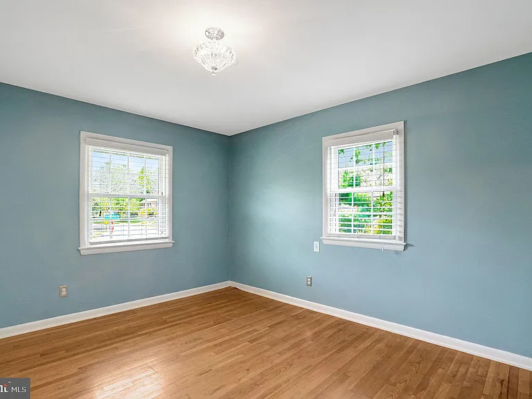 821 N Latham St — Photo 26