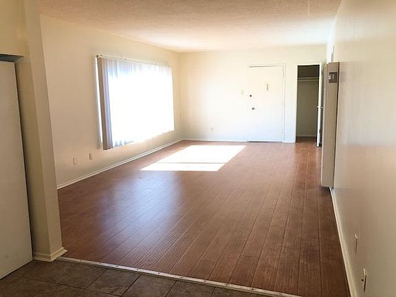 3rd image of 1741 Centinela Ave #104