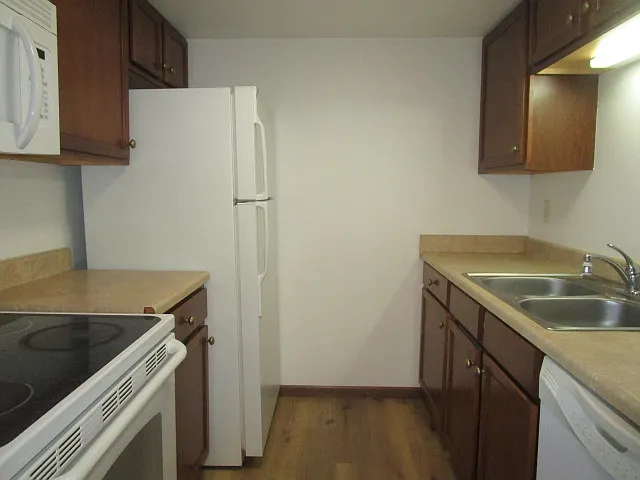 2515 W Westport Rd — Photo 4