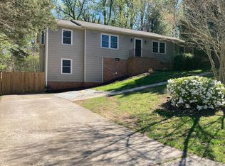 904 Gretchen Ln, Greensboro, NC 27410