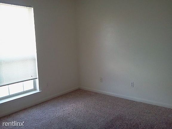 Bedroom1 (640x480)
