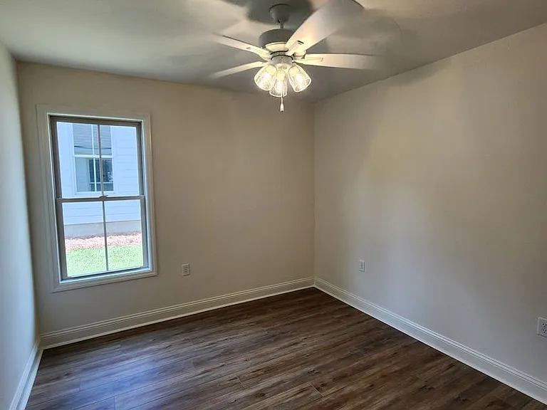 4053 Collier Ln — Photo 10
