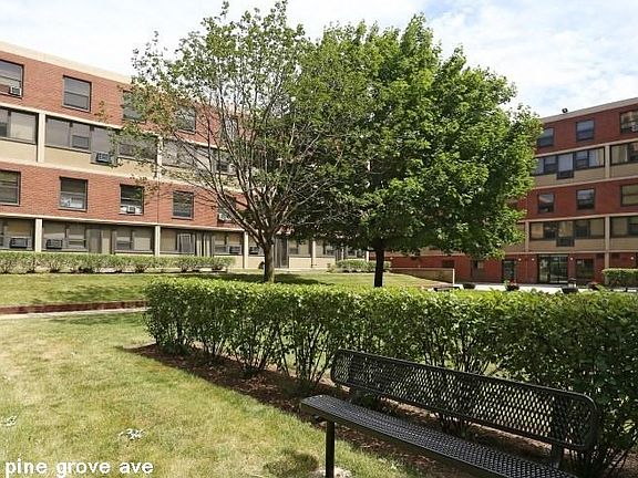 3rd image of 2800 N Pine Grove Ave #1213