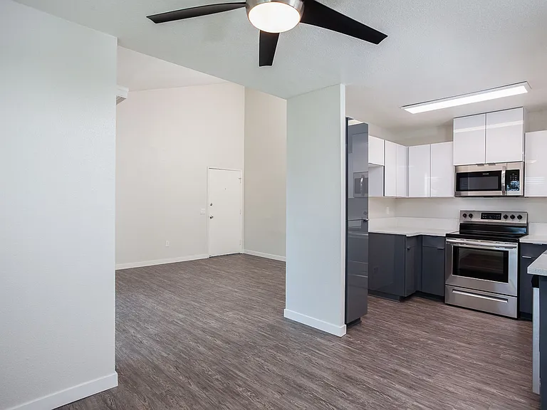 West Fifth Apartments — Photo 14