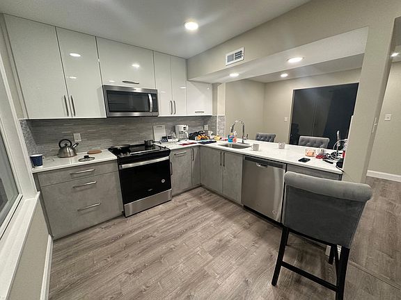 5th image of 1000 Jacksonville Rd APT 4