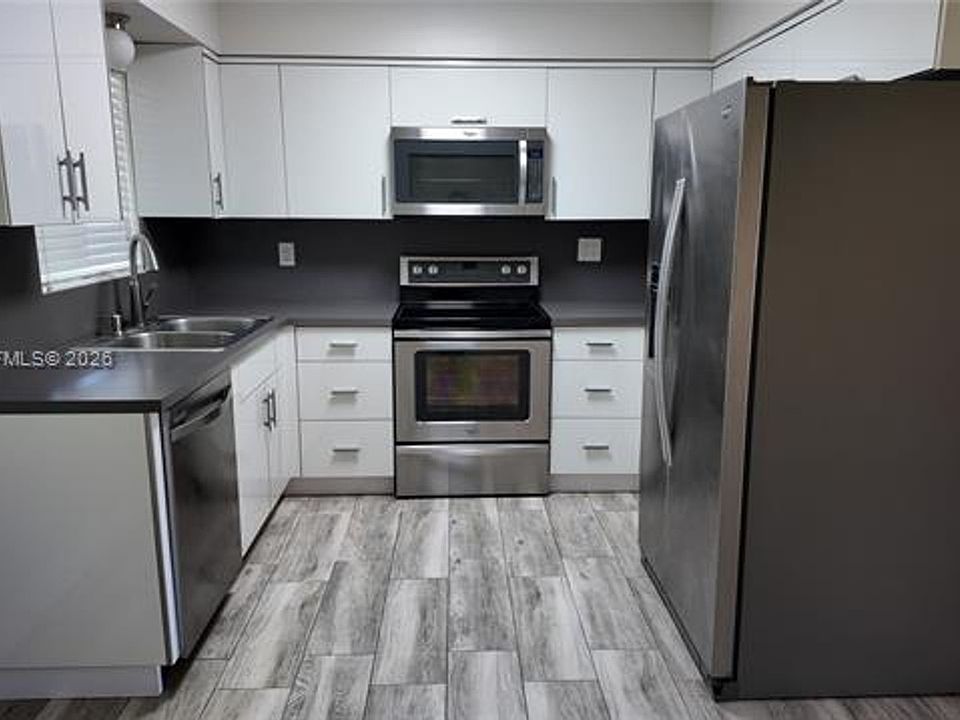 1st image of 220 SW 80th Ave #0