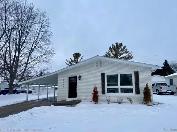 1735 Whipple St, Port Huron, MI 48060