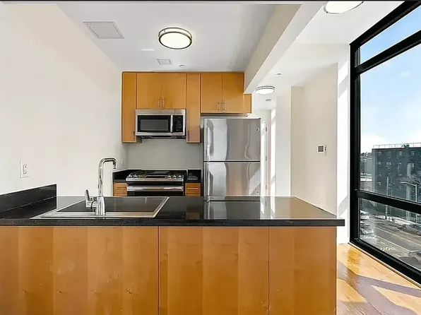 34-46 Vernon Boulevard image 4 of 18