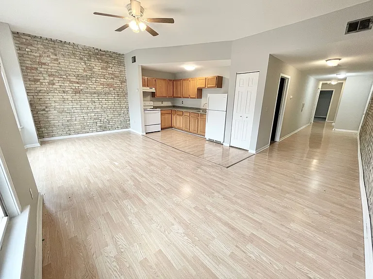 1718-34 E Lafayette Pl — Photo 24