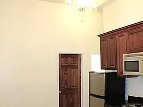4th image of 339 W 51st St APT 1C
