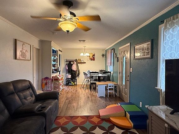 5th image of 132 Mountain Edge Dr
