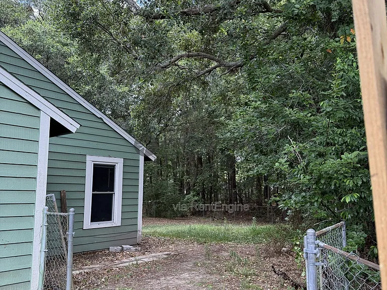 1047 Oakcrest Dr — Photo 25