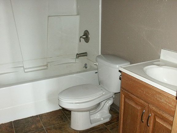 4th image of 416 E State Ave