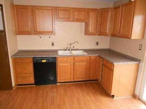 4th image of 15635 Loreto St