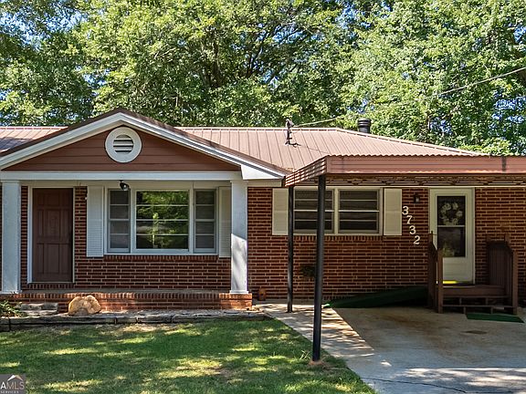 3rd image of 3732 Debbie Ln