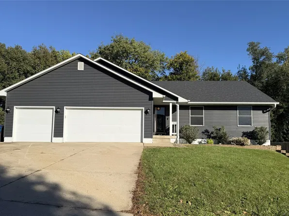 4113 Bay View Ct, Des Moines, IA 50320