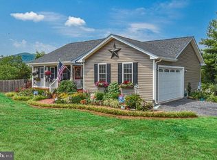 19 Lakes Valley Rd, Strasburg, VA 22657