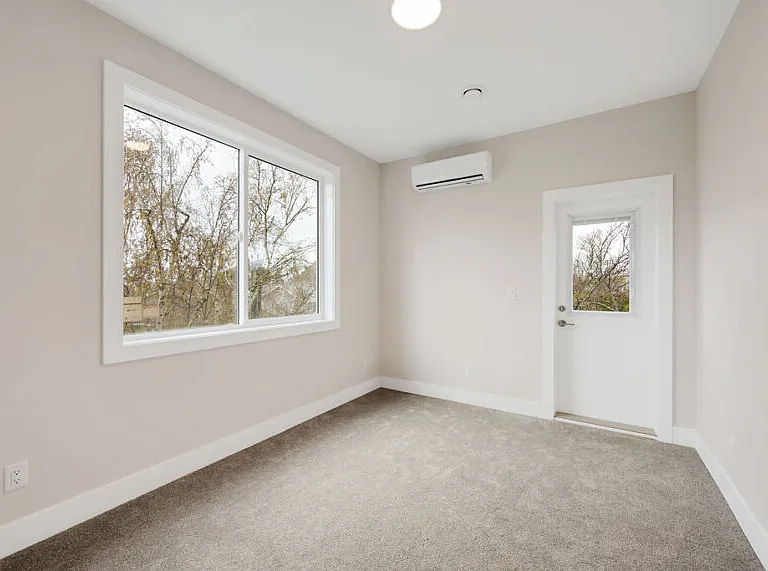 710 Catherine St — Photo 24