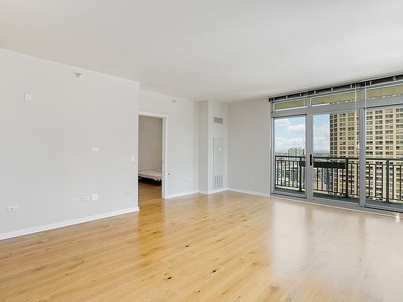 4th image of 125 S Jefferson St Unit 3004