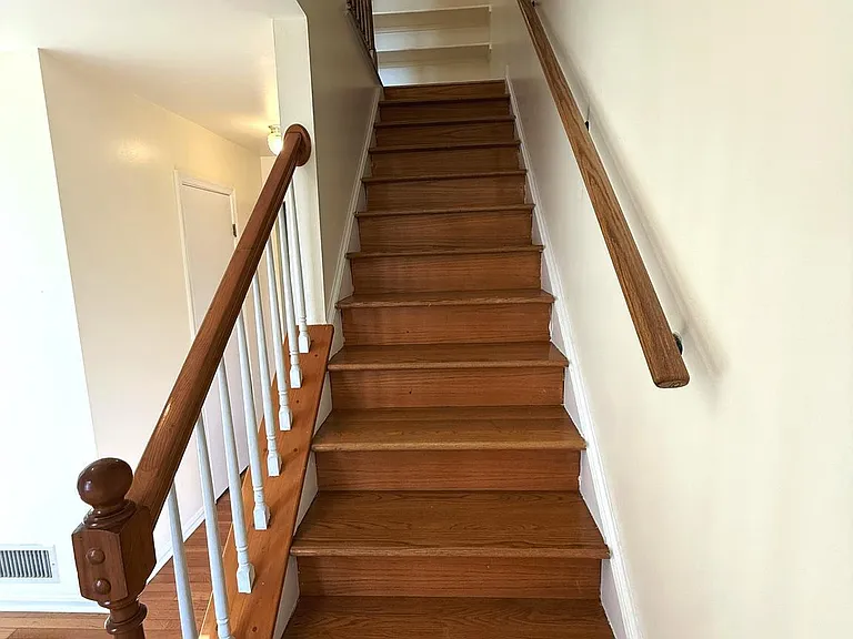 11 Wimbledon Ct — Photo 10