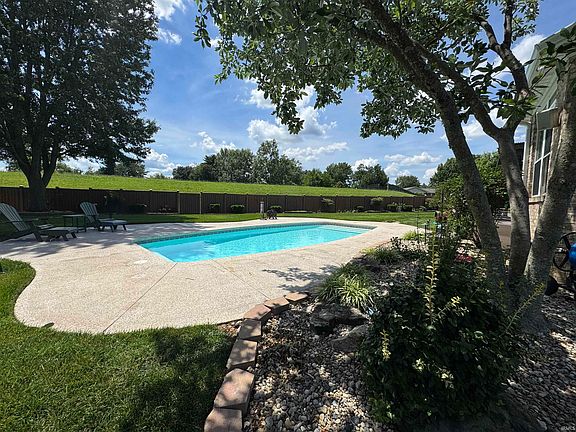 3rd image of 6100 Pebble Stone Dr