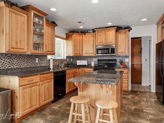 3rd image of 478 Prickley Pear Dr