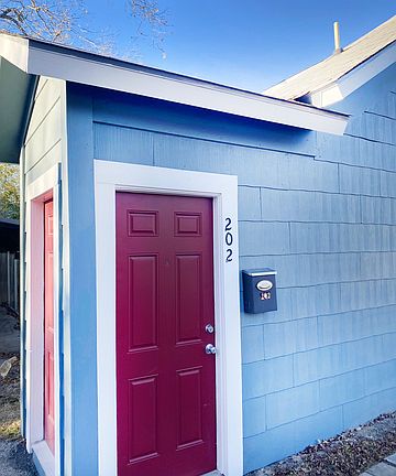 2nd image of 216 Eleanor Ave #202
