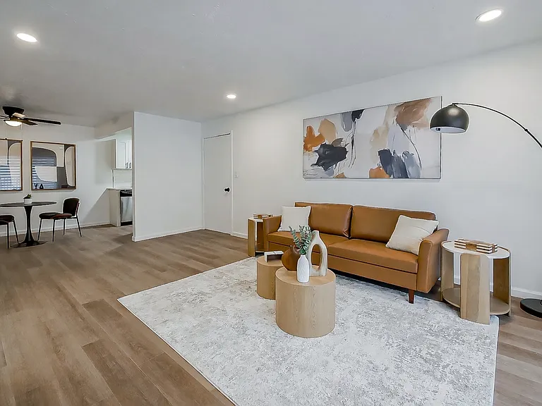 All New Luxury Living In Plymouth — Photo 6