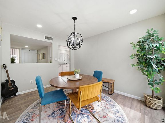 5th image of 1416 E Torrey Pines Cir