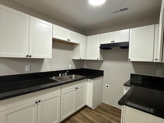 2nd image of 930 Norris St