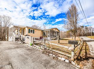 158 Bryant Cir, Rocky Top, TN 37769