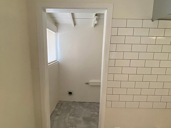 Laundry room off kitchen