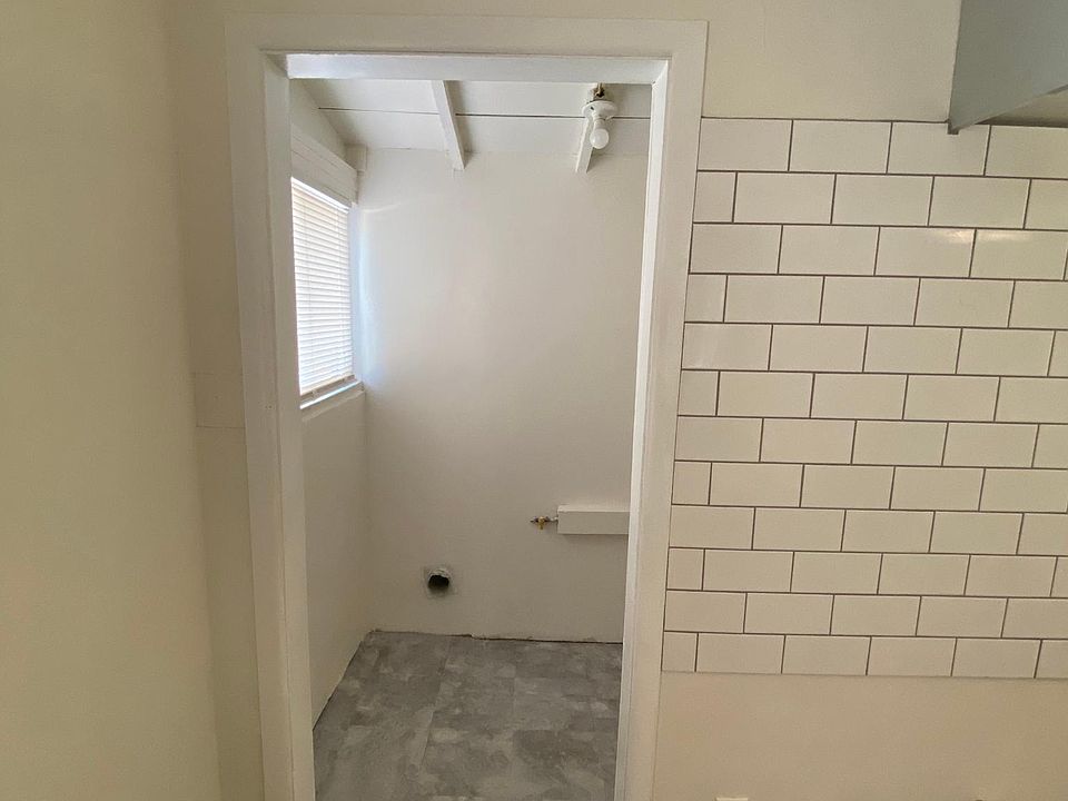 Laundry room off kitchen